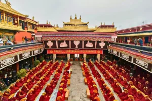 Các Trường Phái Phật Giáo Tây Tạng Và Dấu Ấn Trong Các Tu Viện