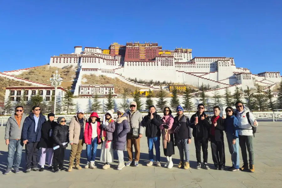 Đi Tây Tạng theo tour có lợi gì
