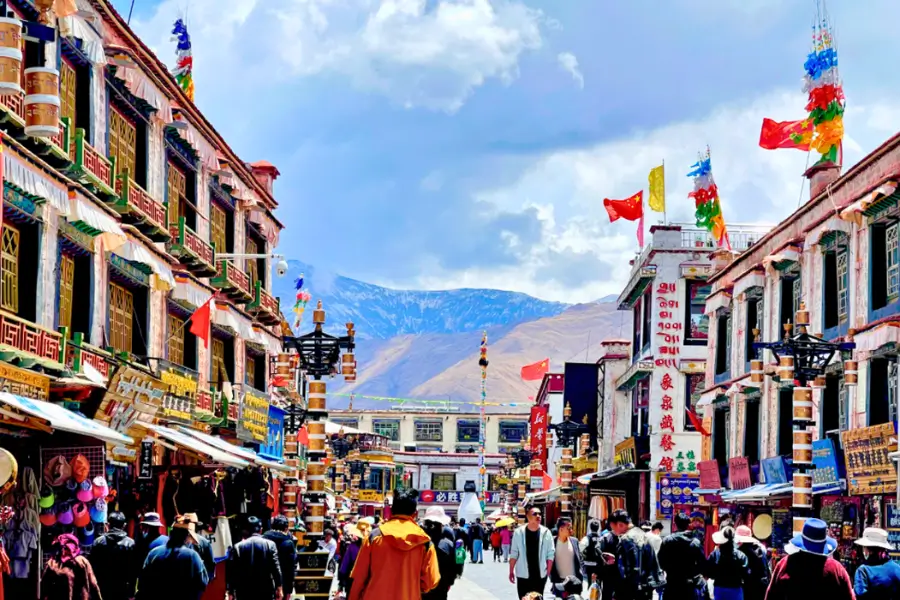 Tây Tạng đóng vai trò gì trong chiến lược “nâng cấp chất lượng” du lịch Trung Quốc