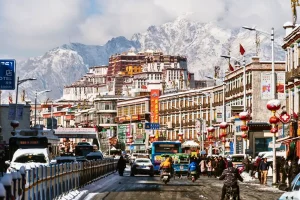Tour Tây Tạng Tuyến Cơ Bản Và Tuyến Everest Khác Nhau Thế Nào