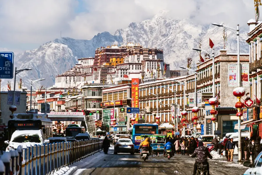 Tour Tây Tạng Tuyến Cơ Bản Và Tuyến Everest Khác Nhau Thế Nào