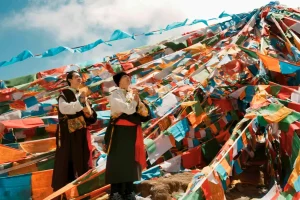 Vì Sao Người Tây Tạng Treo Cờ Nguyện Ý Nghĩa 5 Màu Cờ Lungta