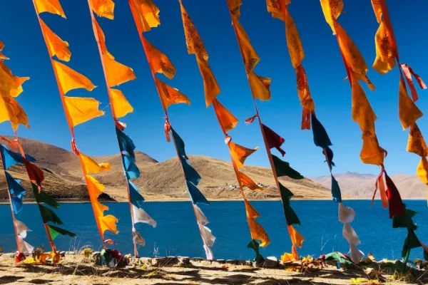 Hồ Yamderok Tây Tạng