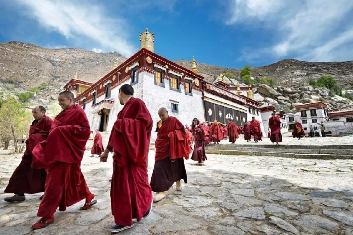 ý nghĩa câu thần chú Om Mani Padme Hum